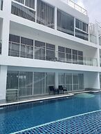 B14 - 2 Bedroom Condo With Pool Access, Karon Beach