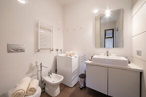 Suite on The Lake in Meina