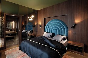 Room12