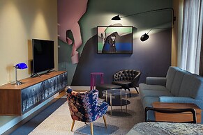 Room12