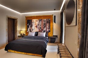 Room12