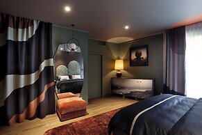 Room12