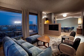 Room12