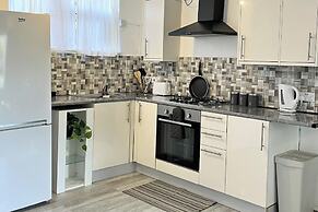 Apartment - Sleeps 2 & Free Parking