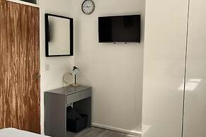 Apartment - Sleeps 2 & Free Parking