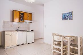 Captain Michalis Apartments - 750m from Kalamaki beach