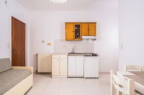 Captain Michalis Apartments - 750m from Kalamaki beach