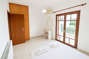Captain Michalis Apartments - 750m from Kalamaki beach