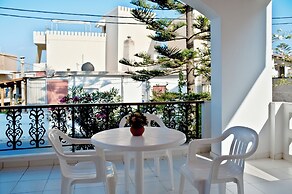 Captain Michalis Apartments - 750m from Kalamaki beach