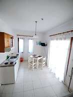 Captain Michalis Apartments - 750m from Kalamaki beach
