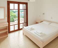 Captain Michalis Apartments - 750m from Kalamaki beach