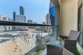 Waves - Executive Bay Studio: Canal View/Modern Amenities