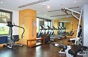 Waves - Executive Bay Studio: Canal View/Modern Amenities