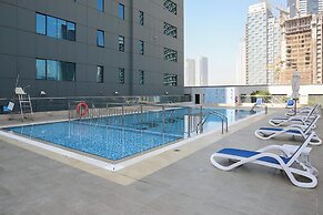 Waves - Executive Bay Studio: Canal View/Modern Amenities