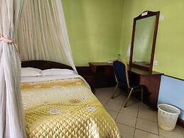 KENLANDS RELAX INN