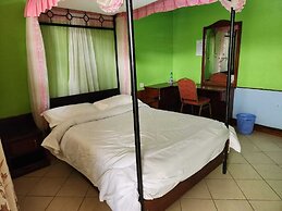 KENLANDS RELAX INN
