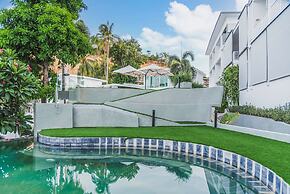 Replay Pool Villa