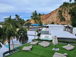 Replay Pool Villa