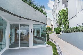Replay Pool Villa