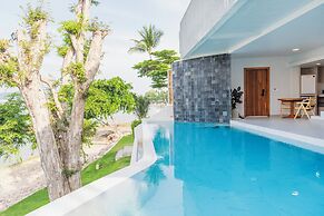 Replay Pool Villa