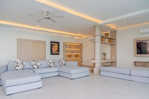 Replay Pool Villa