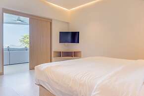 Replay Pool Villa