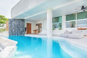 Replay Pool Villa