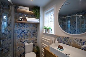 Cozy Wetherby Retreat