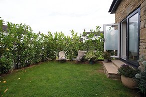 Cozy Wetherby Retreat