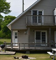 Lions Head Beach Motel & Cottages