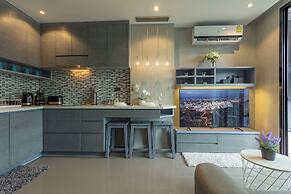 Nicest Condo in City gate Kamala  c118