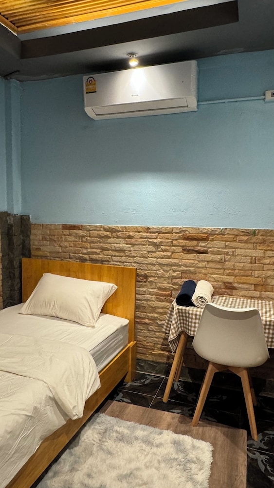 Let's Sea Hostel