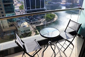 Cosmos Living - Goldcrest Views1