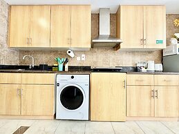 Cosmos Living - Goldcrest Views1