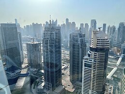 Cosmos Living - Goldcrest Views1