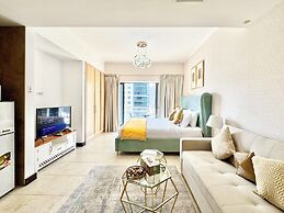 Cosmos Living - Goldcrest Views1