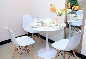 Cosmos Living - Goldcrest Views1