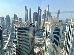 Cosmos Living - Goldcrest Views1