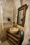 Kayaharman Cave Suites