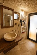 Kayaharman Cave Suites