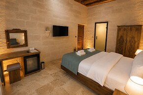Kayaharman Cave Suites