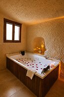 Kayaharman Cave Suites