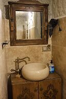 Kayaharman Cave Suites