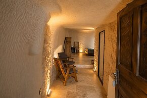 Kayaharman Cave Suites