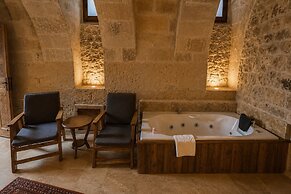 Kayaharman Cave Suites