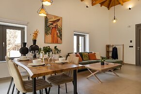 Casa Dionysia