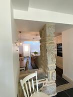 Quaint Cornish Cottage in Idyllic Location
