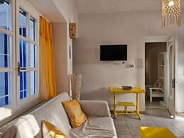 Marini Traditional Cottages