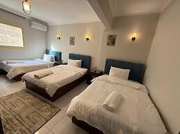 Pyramids way inn