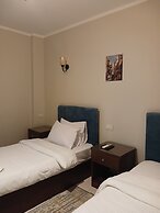 Pyramids way inn